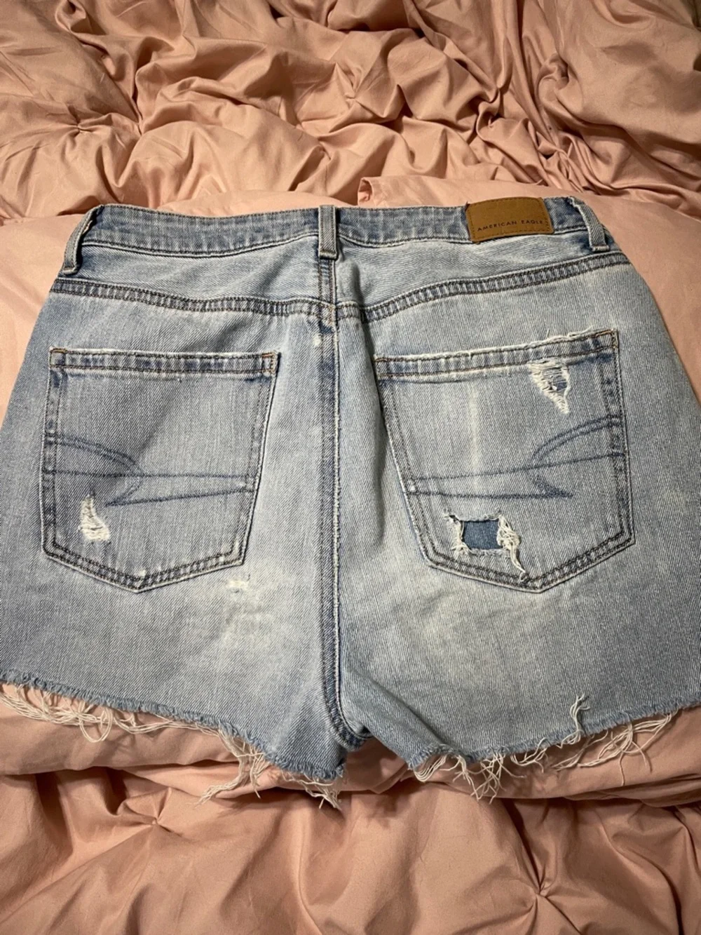 American Eagle Outfitters Mom Jean LightWash Denim Raw Hem Distressed Shorts 4 - Picture 3 of 6